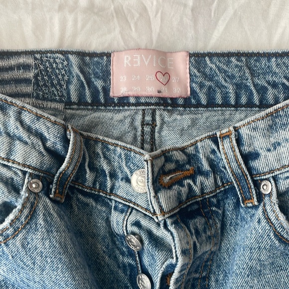 Revice - Picture 2 of 3